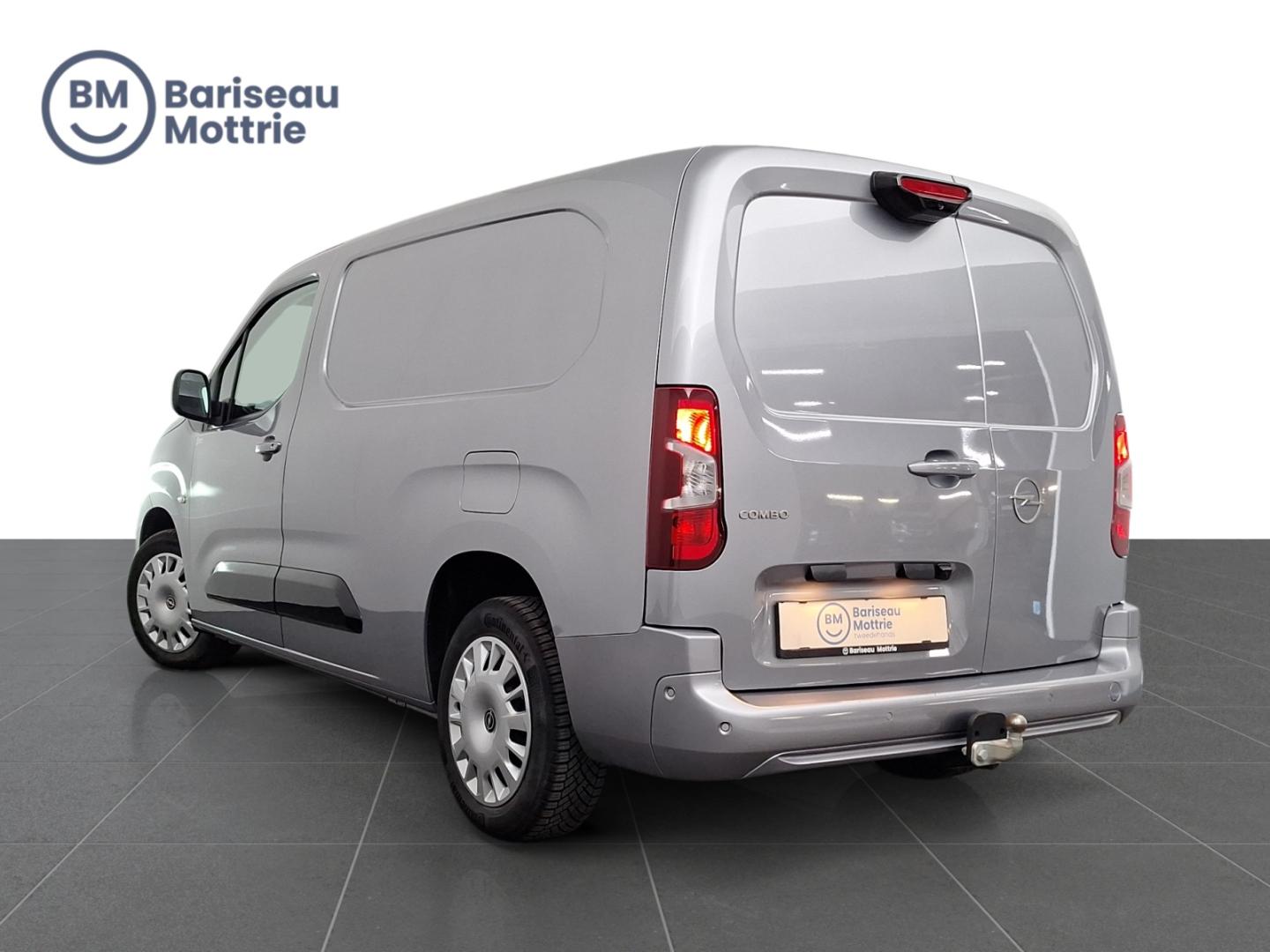 Opel Combo L2H1 AUTOMAAT 3-ZIT *TREKHAAK*ZETEL EN STUUR VERWARMING*CAMERA ACHTER EN SENSOREN*DAB*GPS*CARPLAY* - Afbeelding 4