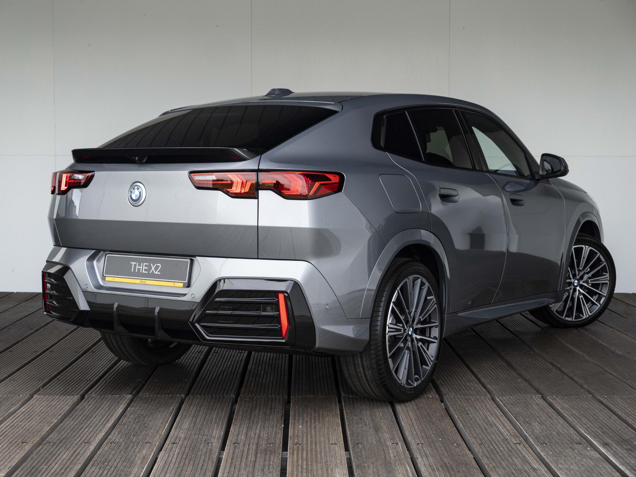 BMW iX2 eDrive20 Pure Edition 67 kWh - Afbeelding 2