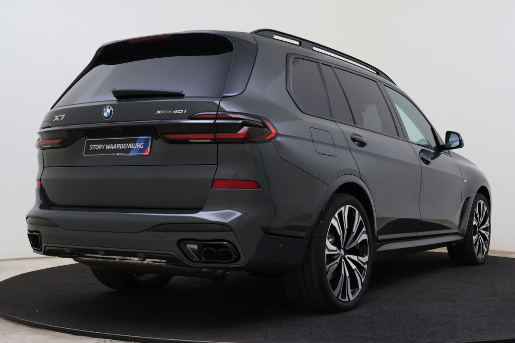 BMW X7 2