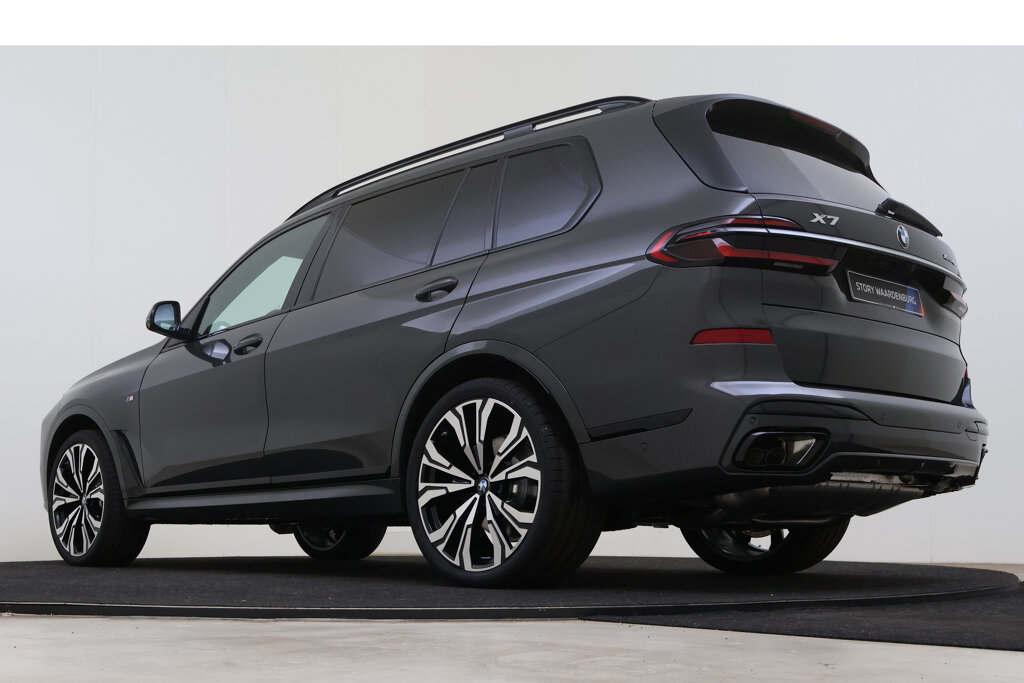 BMW X7 11