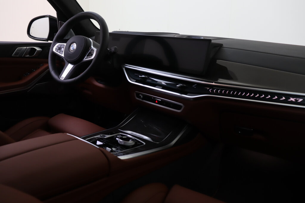 BMW X7 16