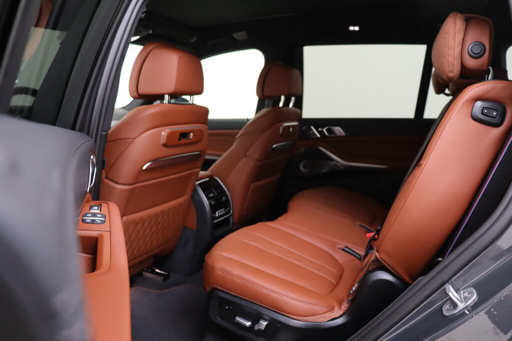 BMW X7 33
