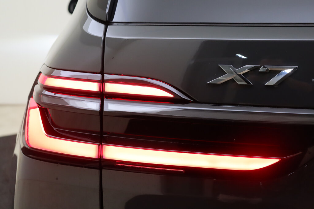BMW X7 68