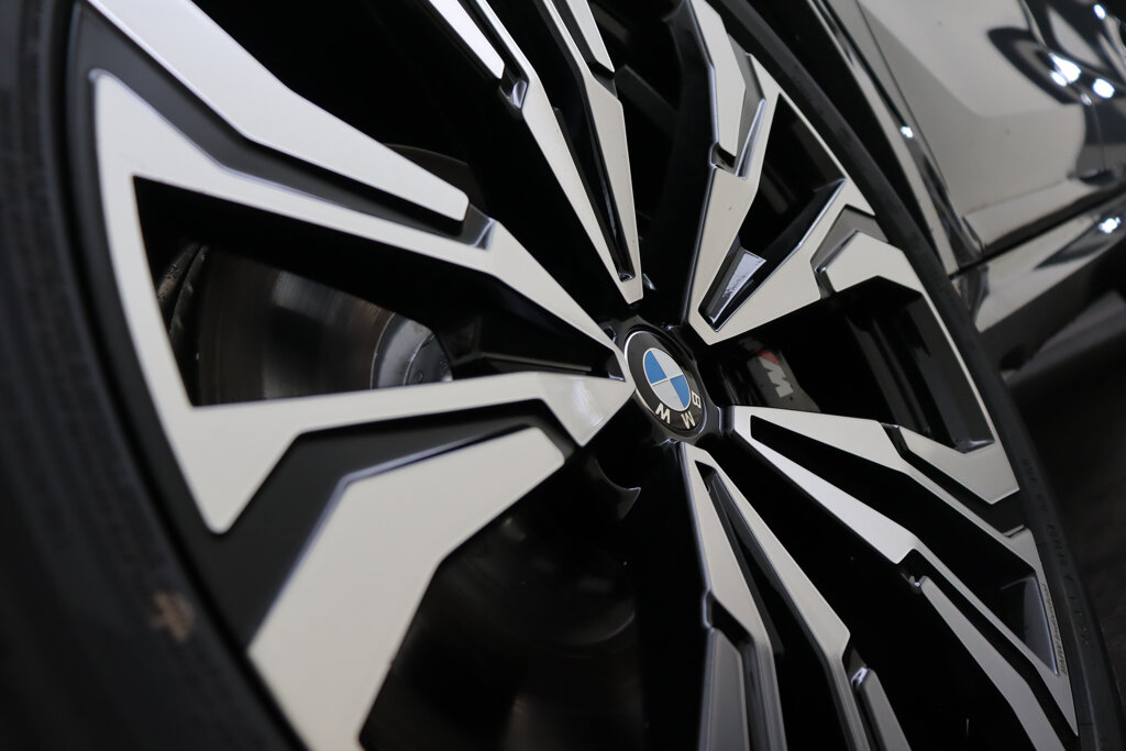BMW X7 77