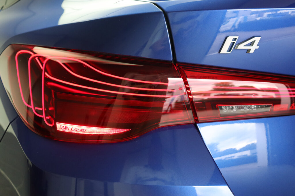 BMW i4 11