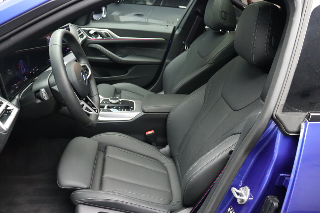 BMW i4 13