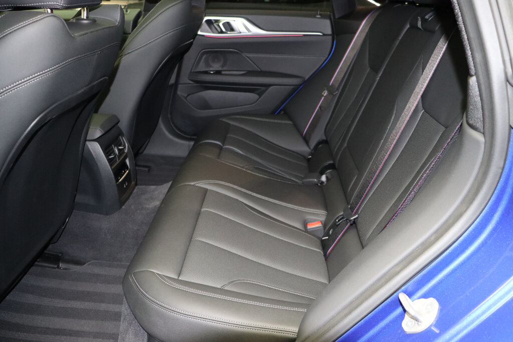 BMW i4 15