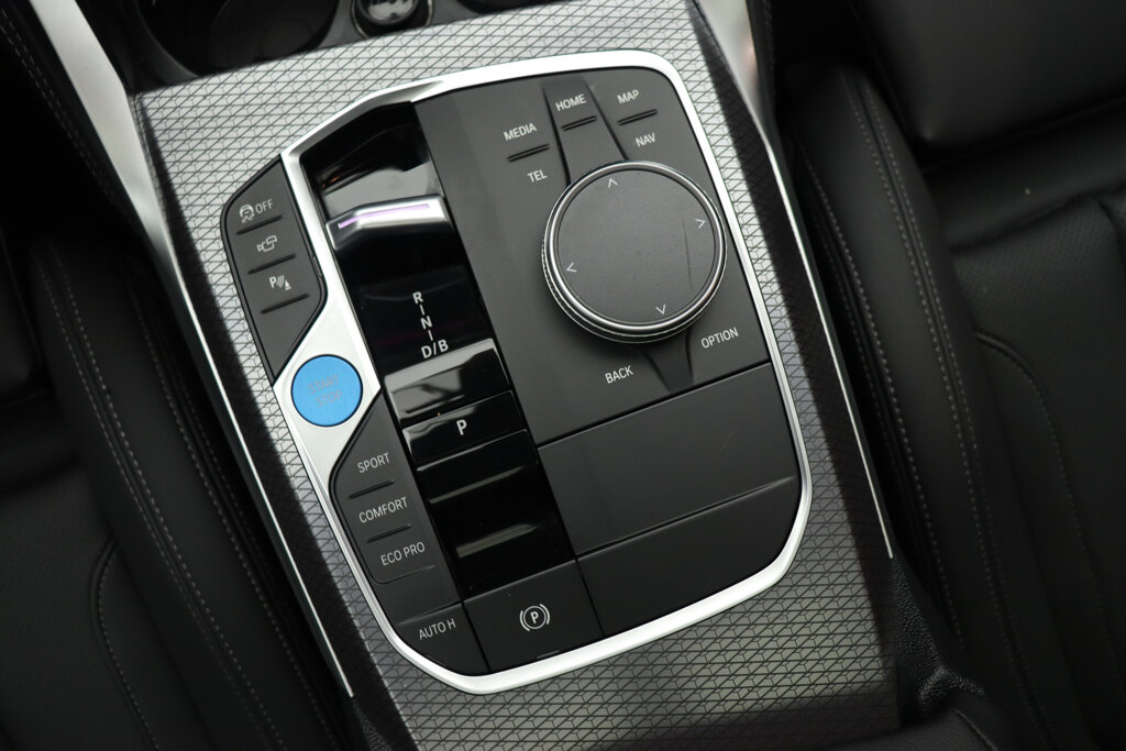 BMW i4 18