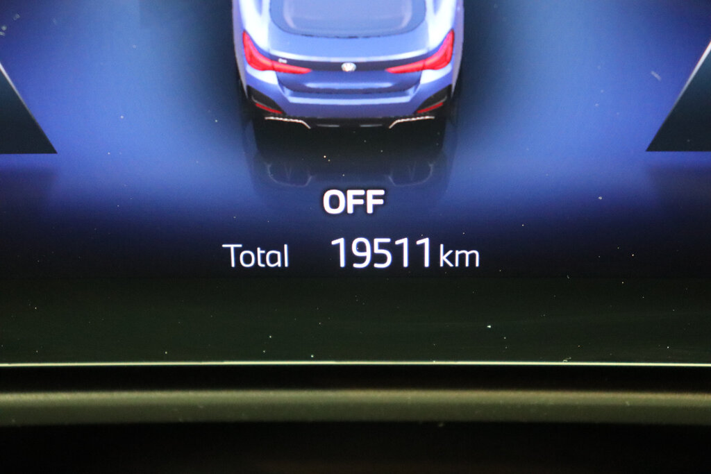 BMW i4 22