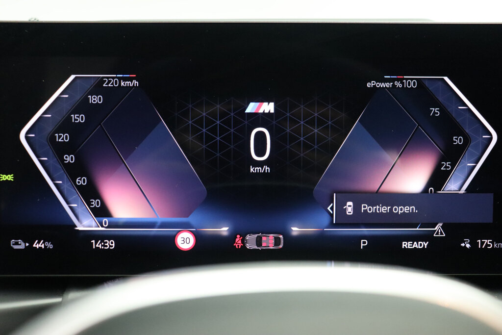 BMW i4 27