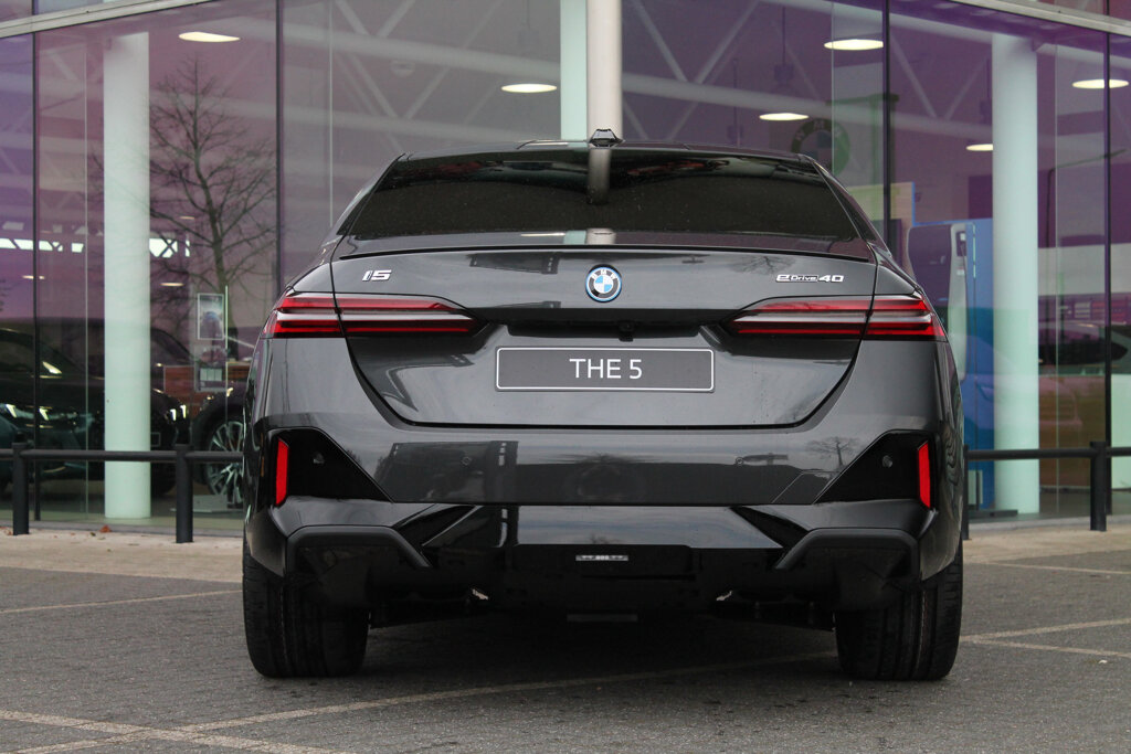 BMW i5 9
