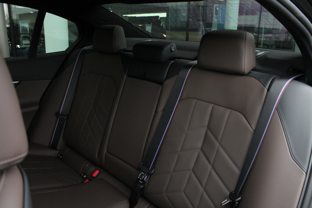 BMW i5 12