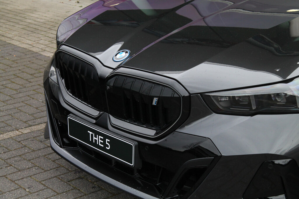 BMW i5 13