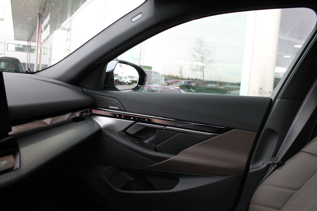BMW i5 18