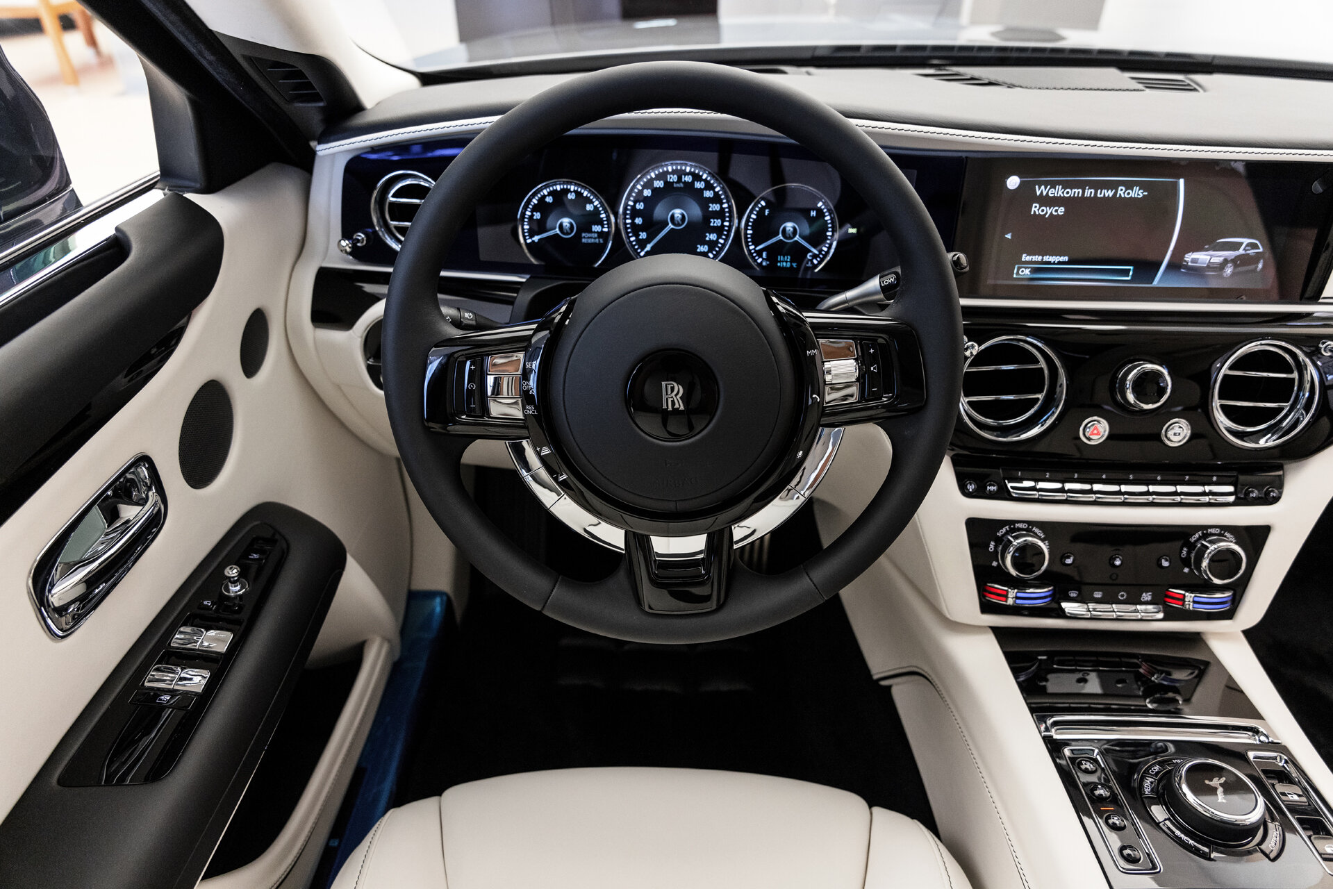 Rolls-Royce Ghost - foto 10