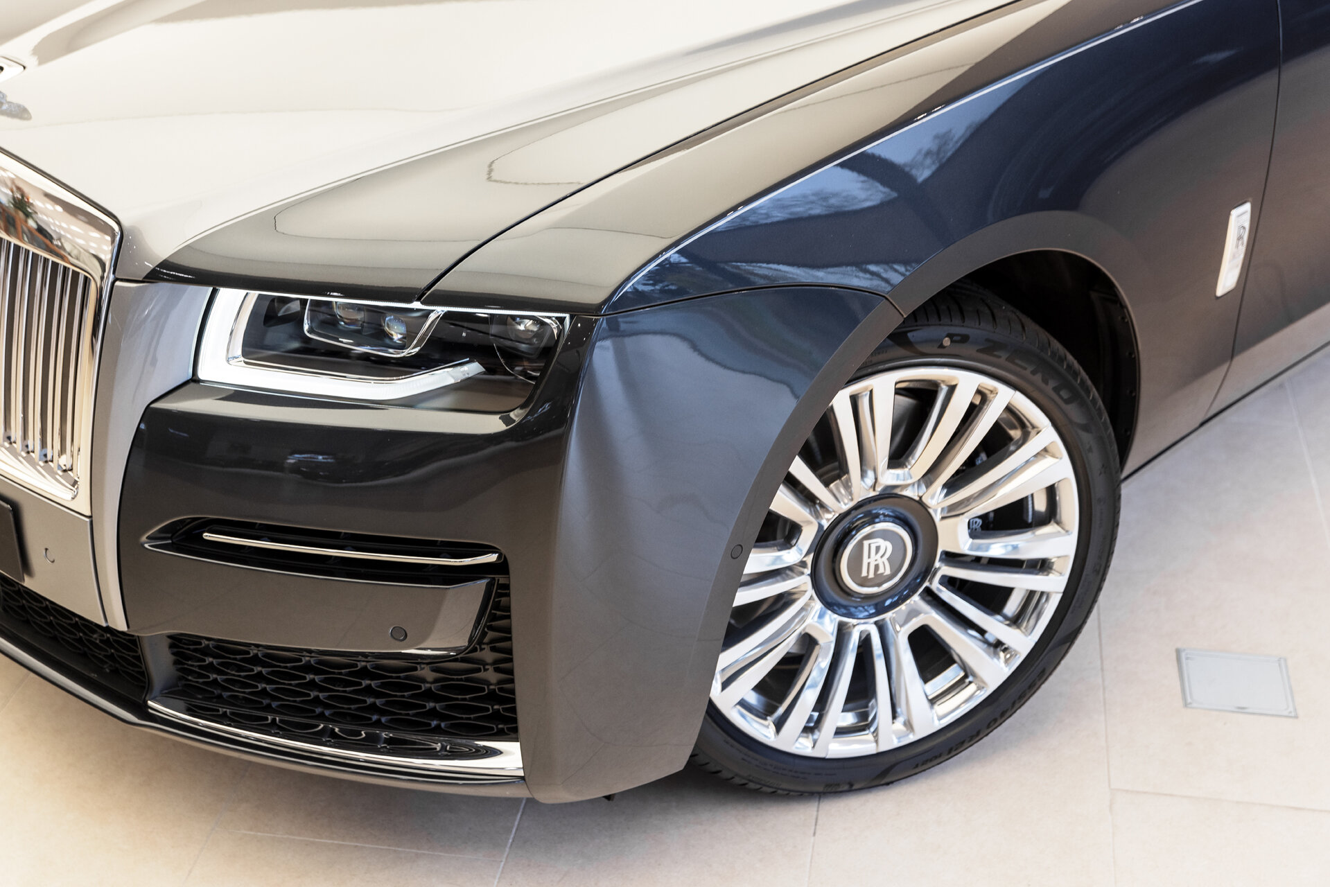 Rolls-Royce Ghost - foto 12