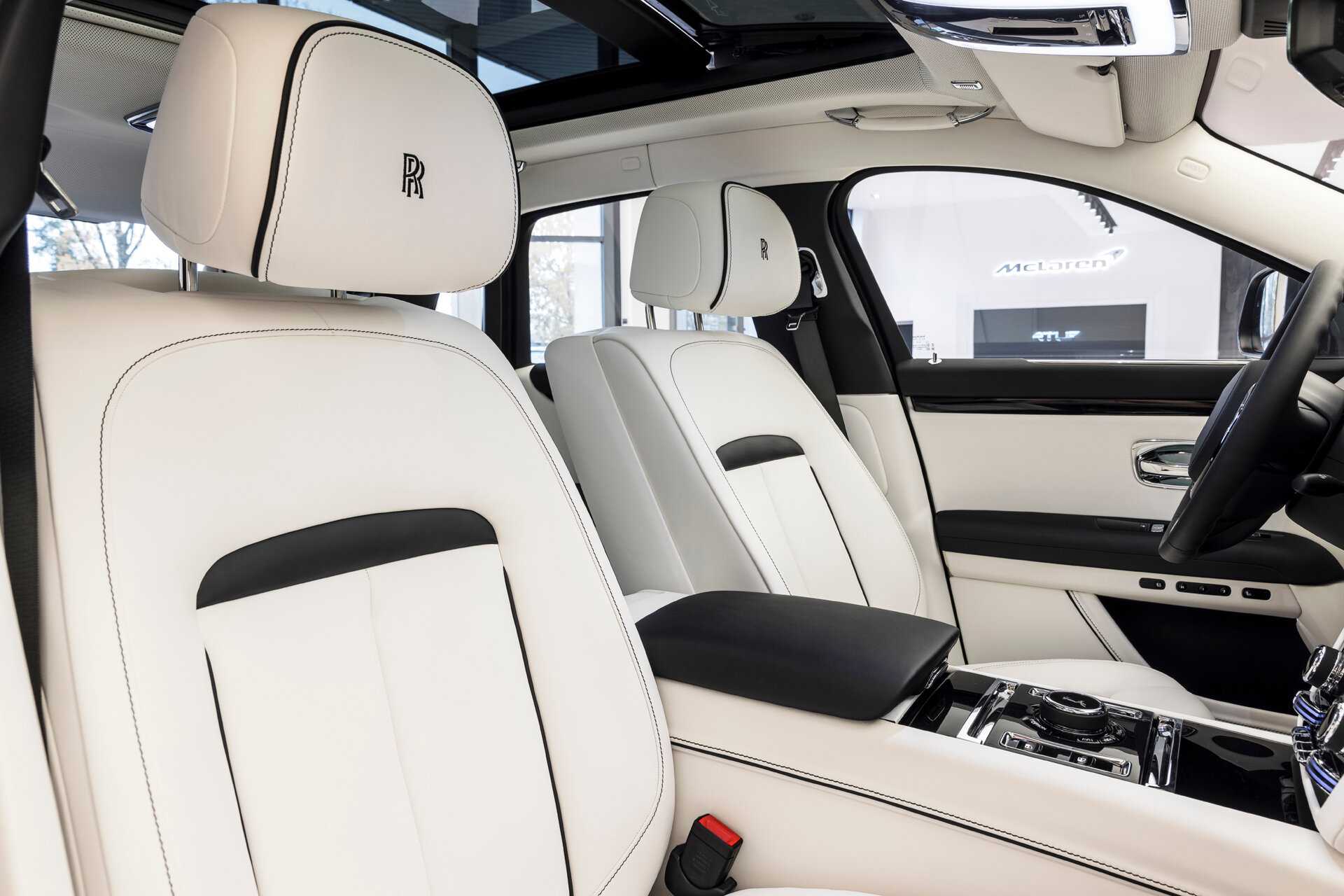 Rolls-Royce Ghost - foto 13