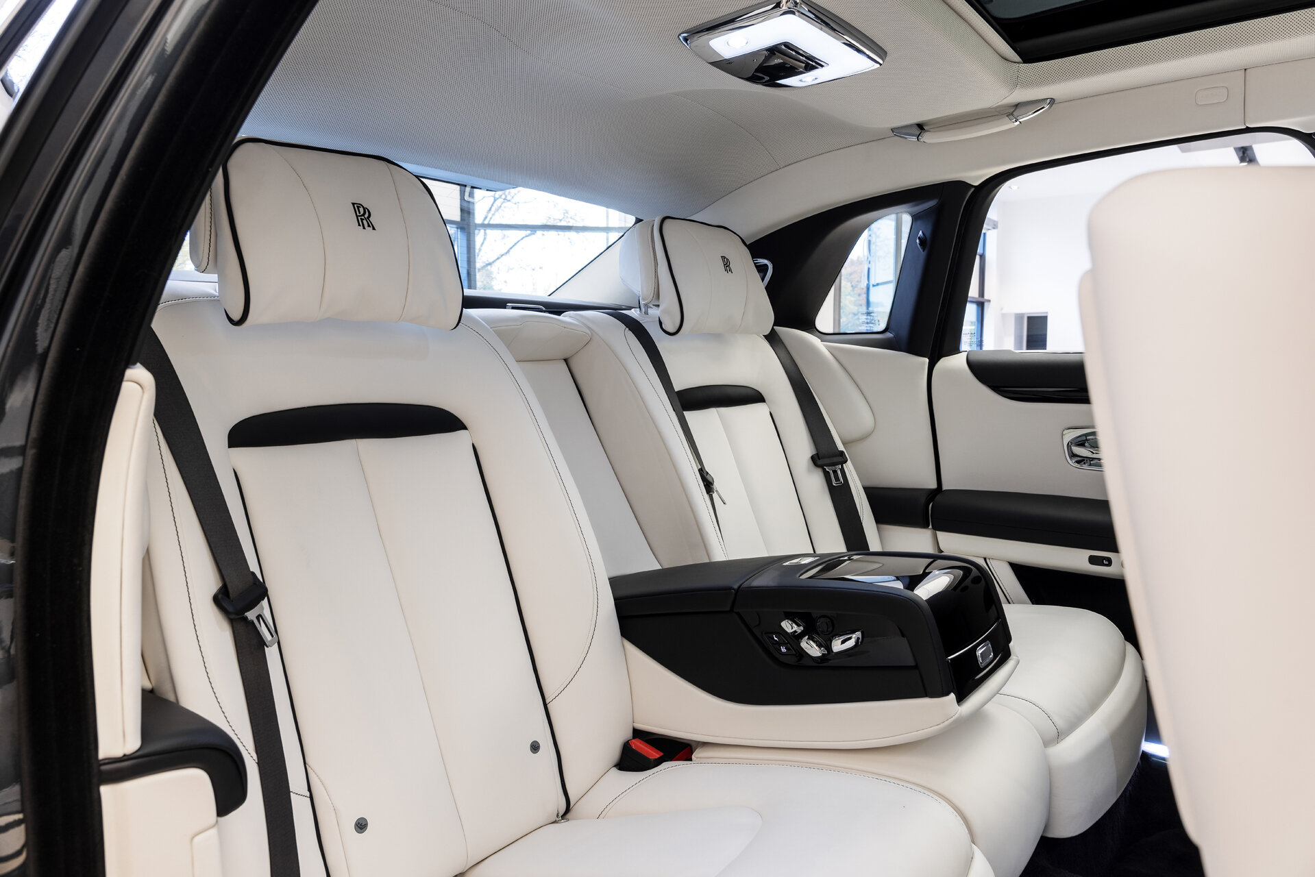 Rolls-Royce Ghost - foto 14