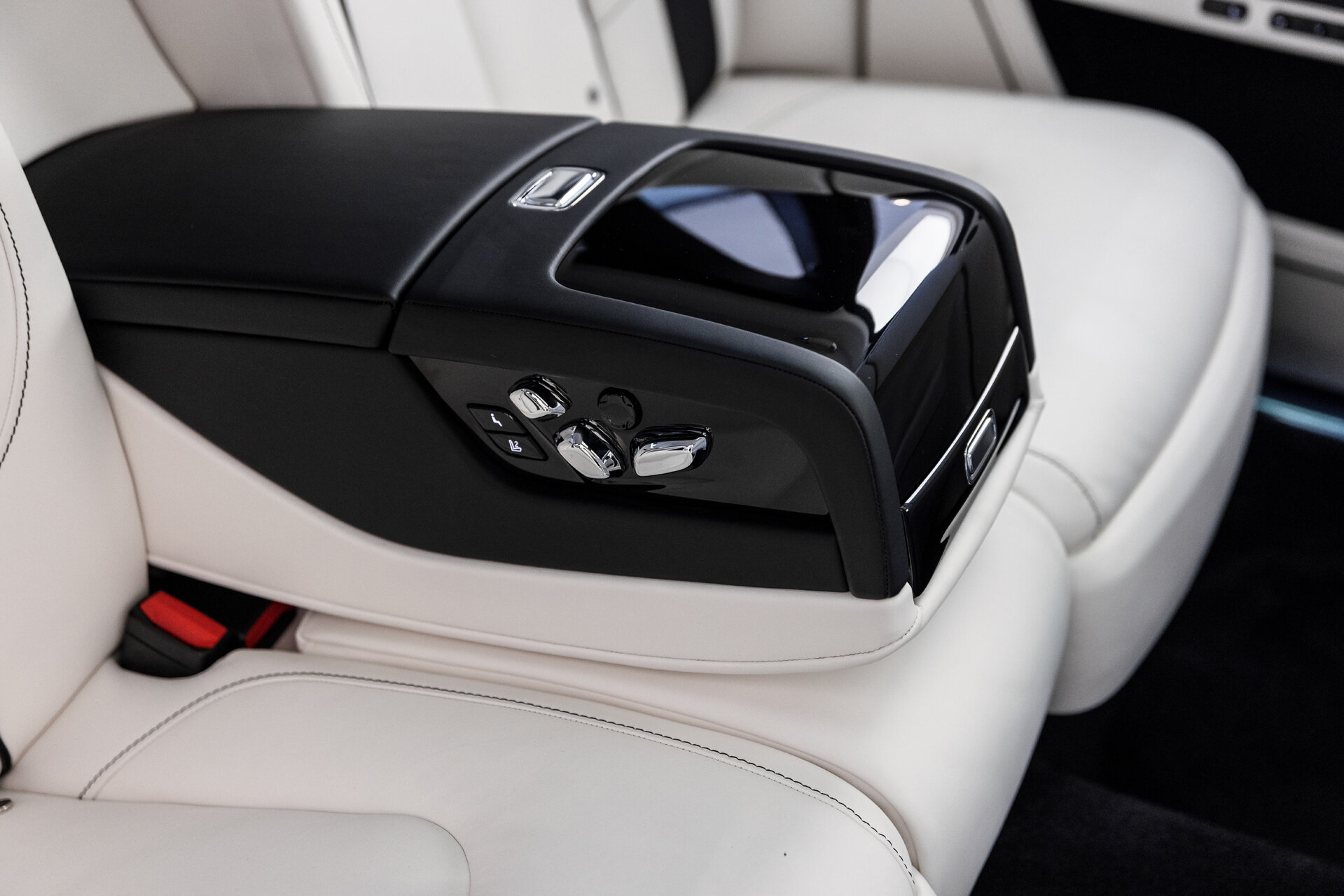 Rolls-Royce Ghost - foto 21