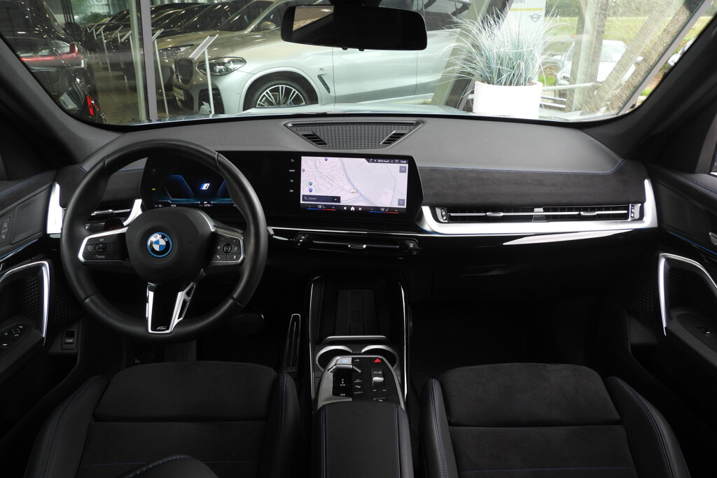 BMW iX1 3