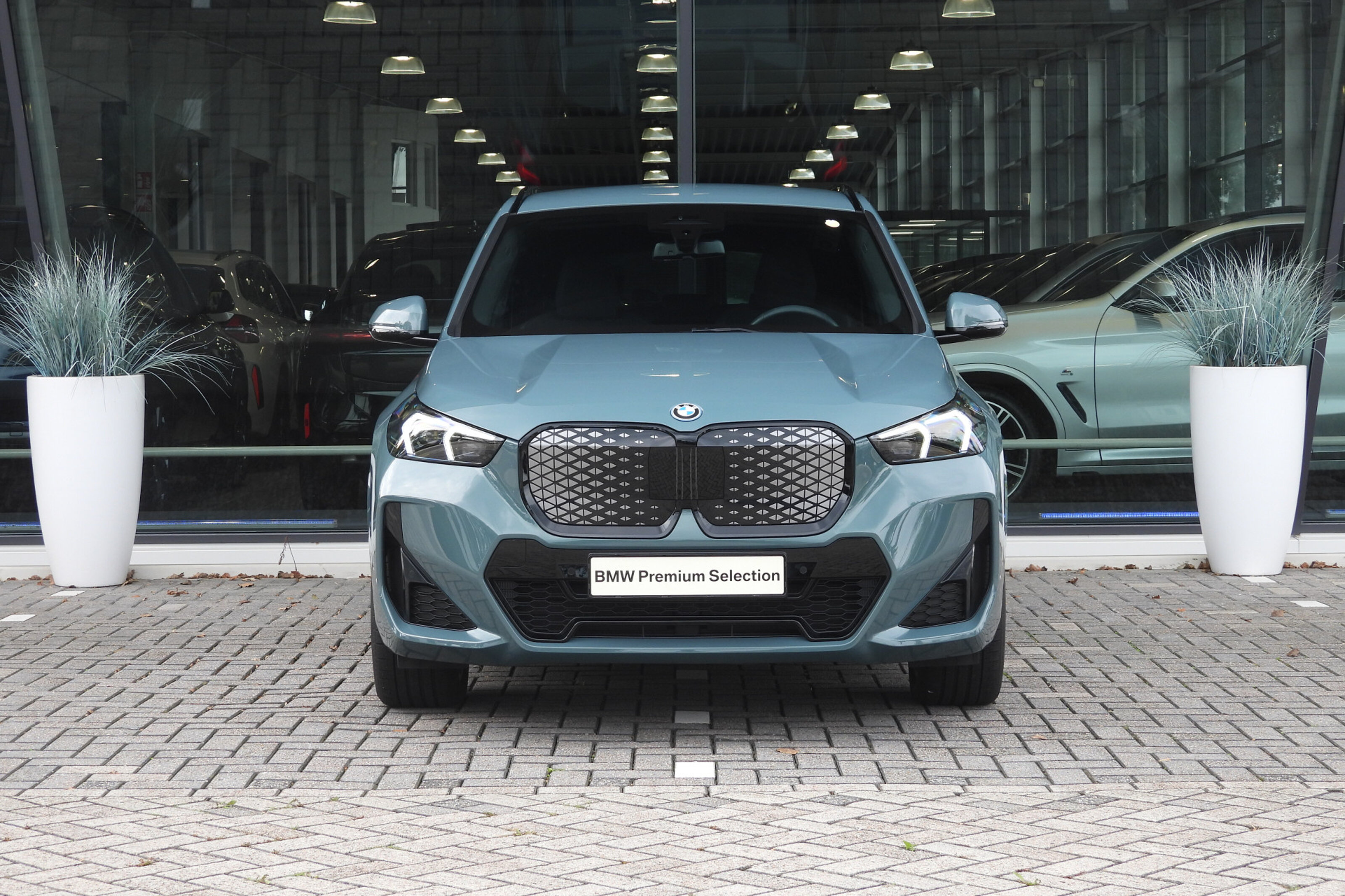 BMW iX1 8