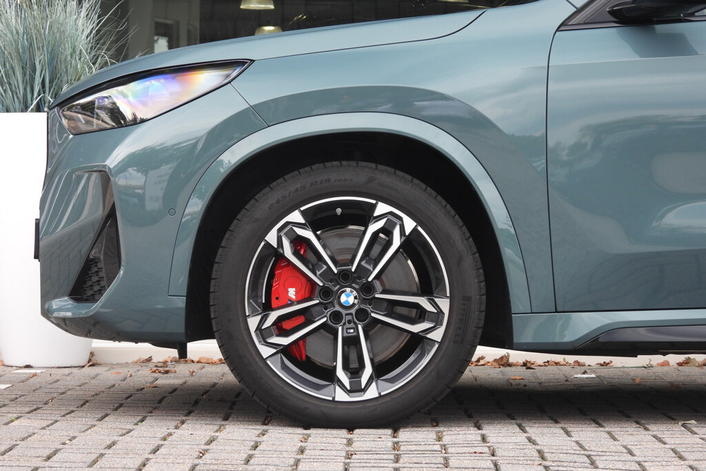 BMW iX1 16