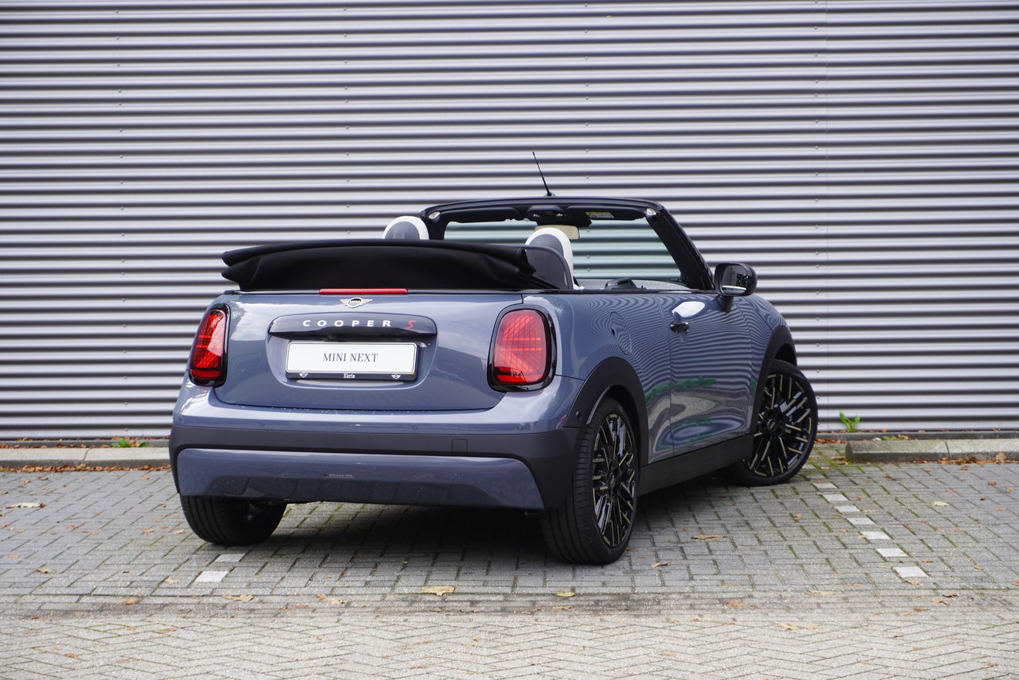MINI Cabrio Cooper S - Afbeelding 2