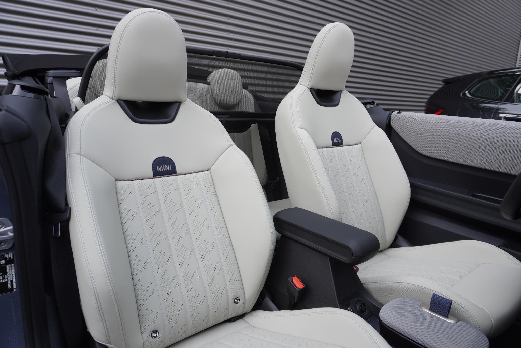 MINI Cabrio