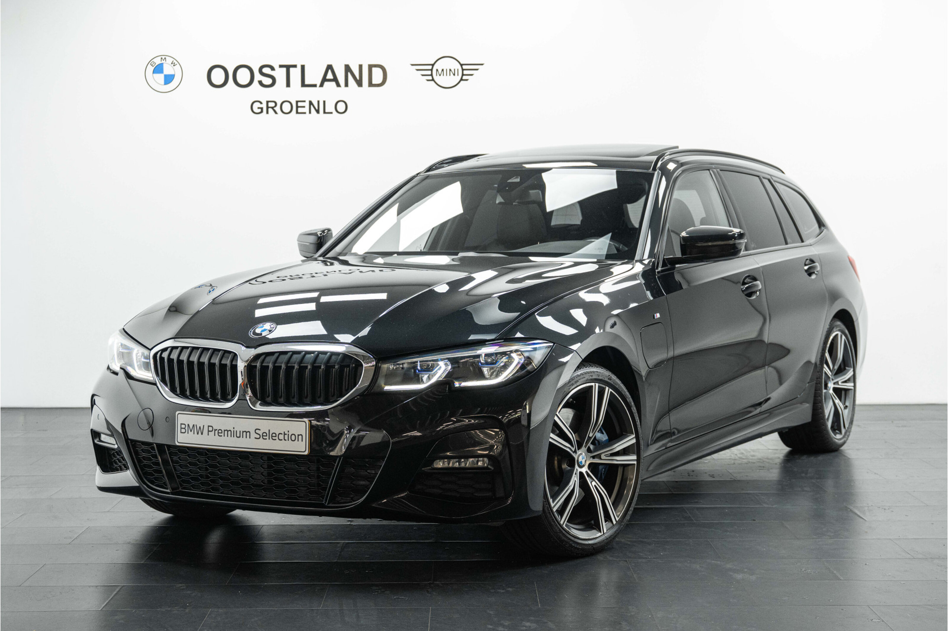 BMW 3 Serie Touring 330e High Executive M Sport Automaat