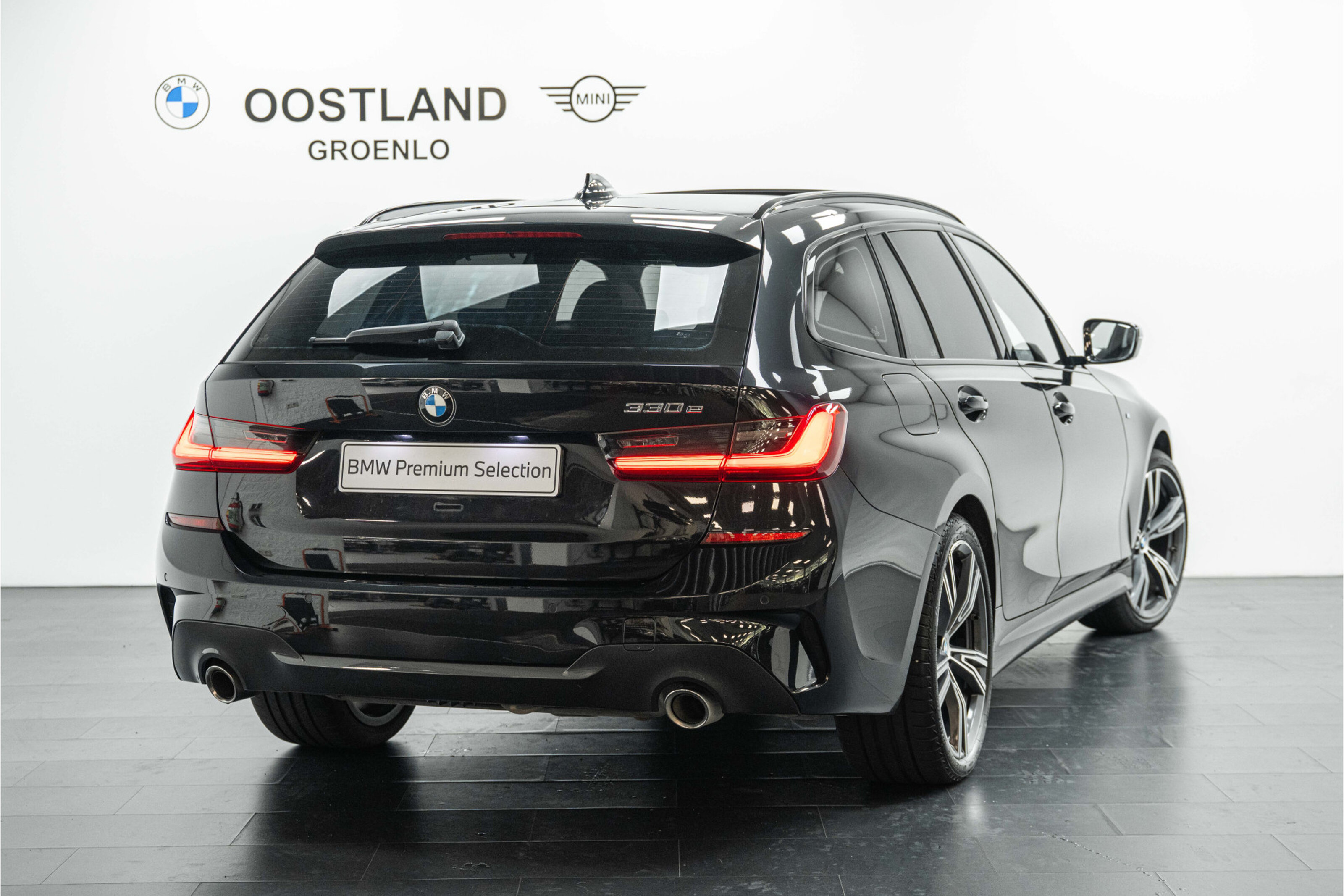 BMW 3 Serie Touring 330e High Executive M Sport Automaat