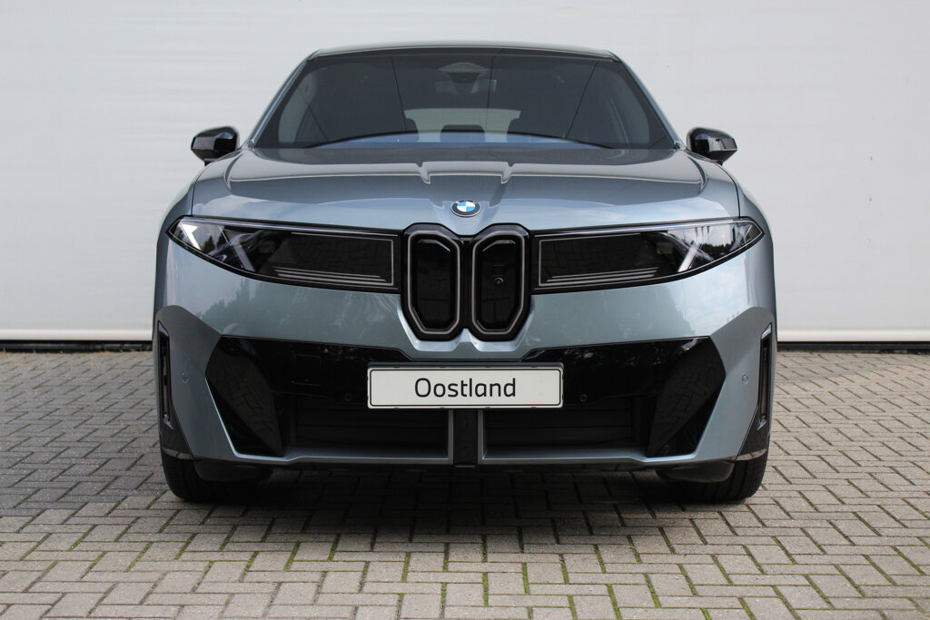 BMW iX3 4