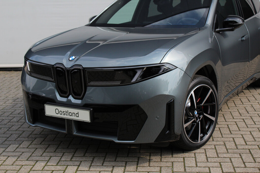 BMW iX3 6