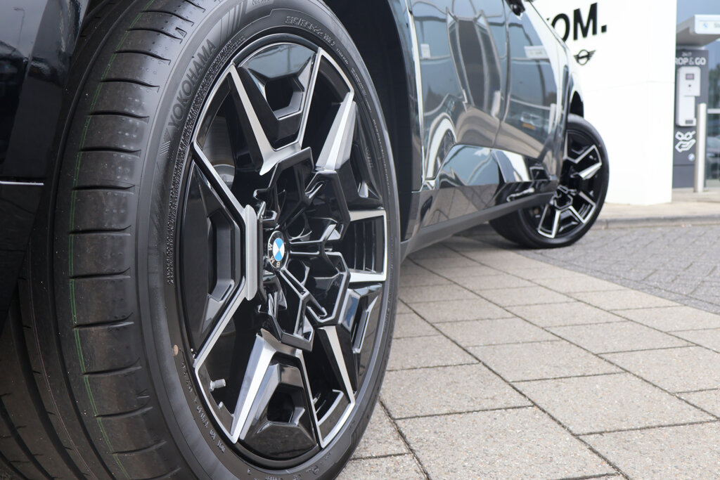 BMW XM 9