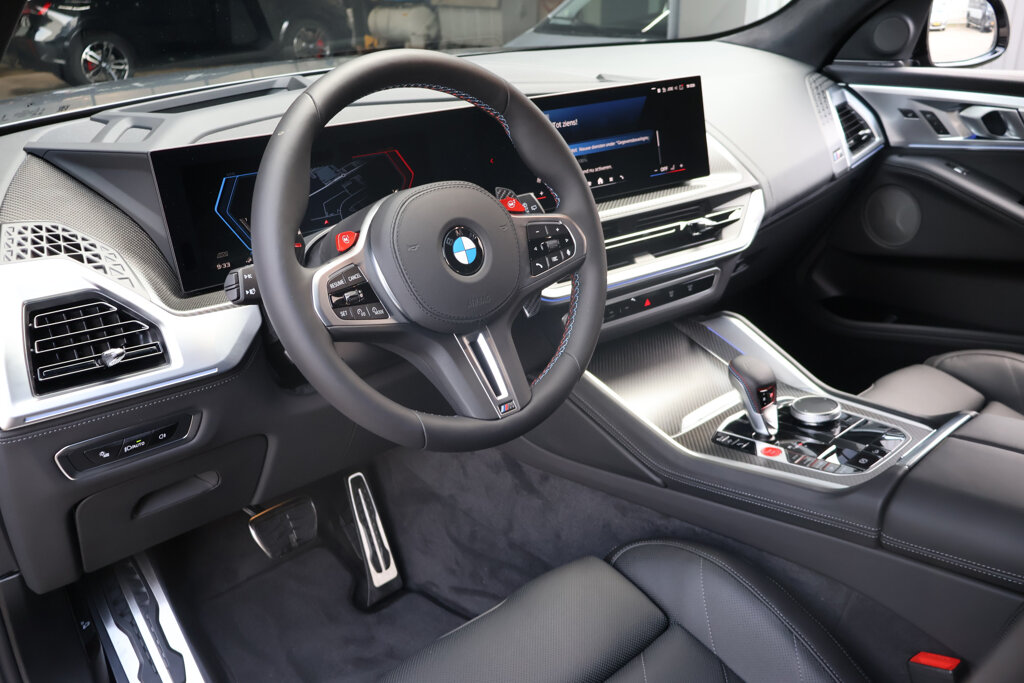 BMW XM 12