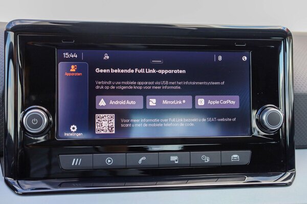 Apple Carplay/Android Auto Apple Carplay/Android Auto