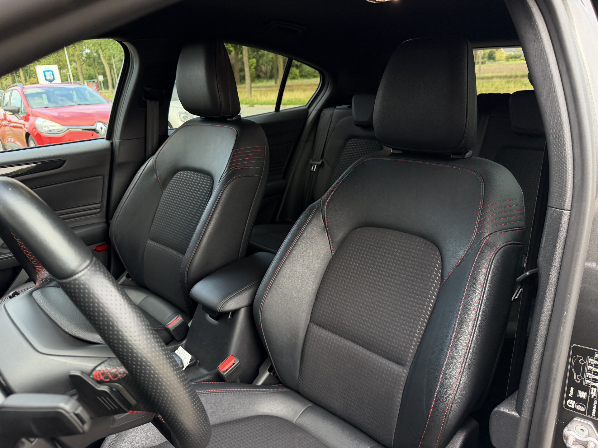 Ford Focus 1.0 Titanium Business - Afbeelding 3