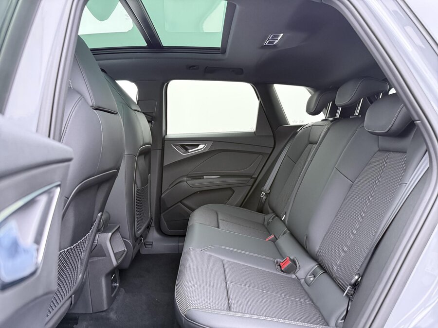 Audi Q4 e-tron S edition 45 82 kWh 210 kW / 286 PK