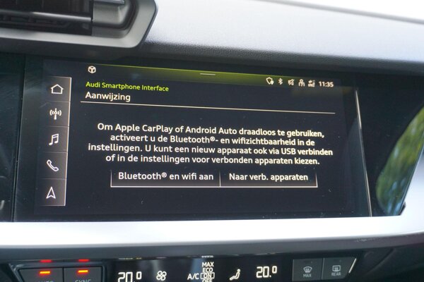 Apple Carplay/Android Auto Apple Carplay/Android Auto