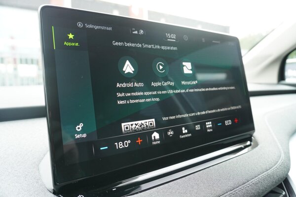 Apple Carplay/Android Auto Apple Carplay/Android Auto