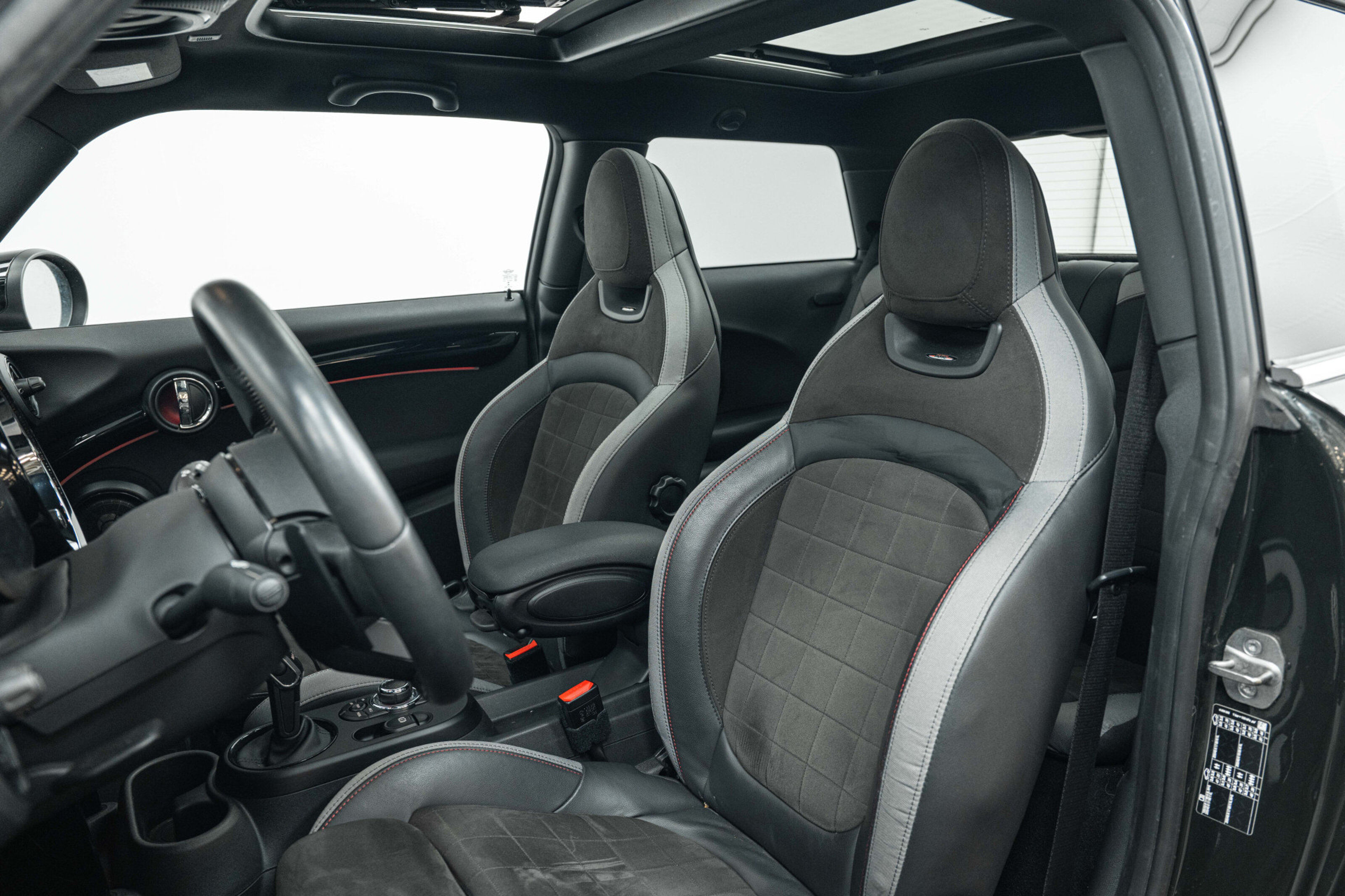 MINI Cooper Hatchback John Works Automaat