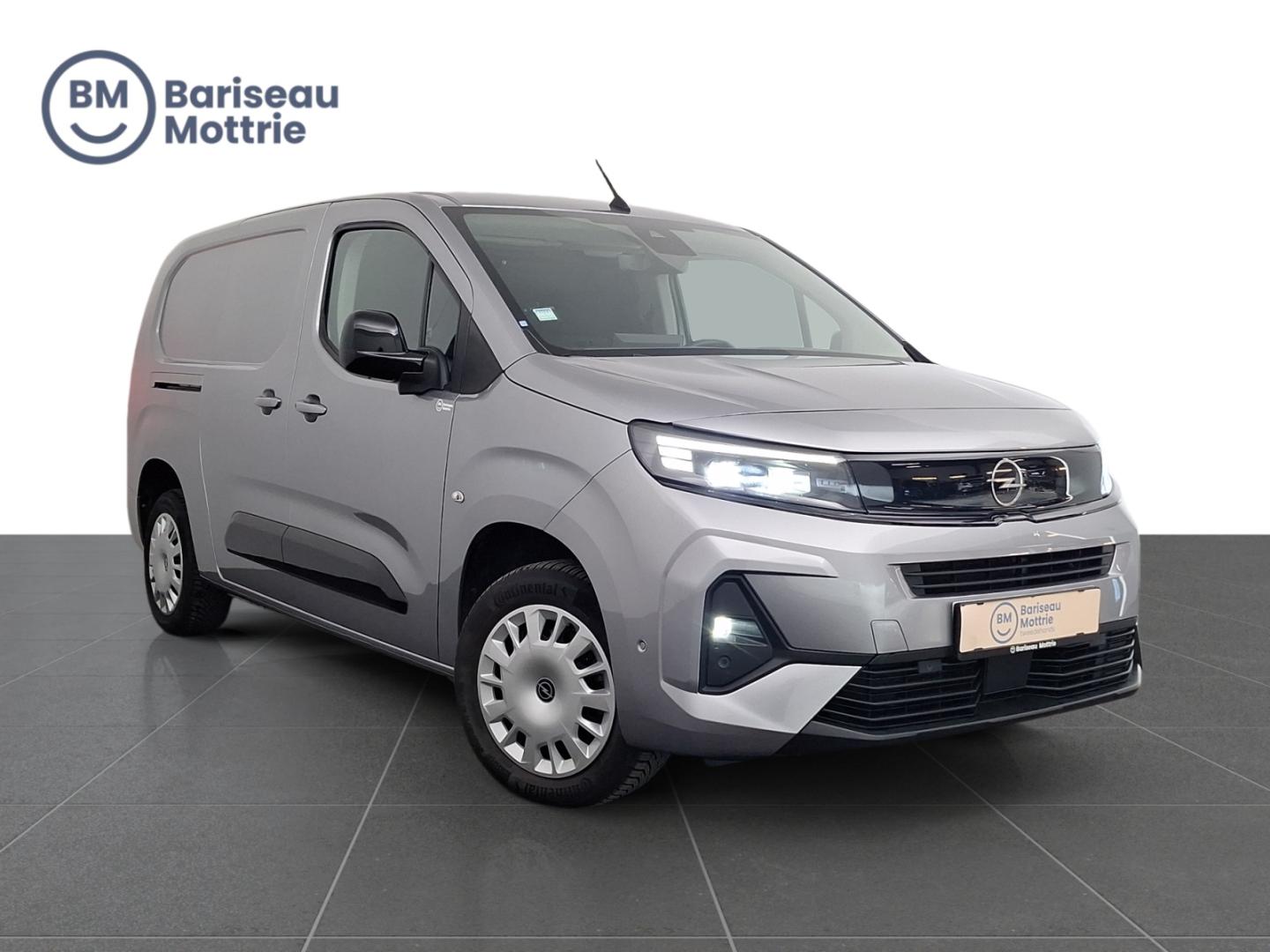 Opel Combo L2H1 AUTOMAAT 3-ZIT *TREKHAAK*ZETEL EN STUUR VERWARMING*CAMERA ACHTER EN SENSOREN*DAB*GPS*CARPLAY*