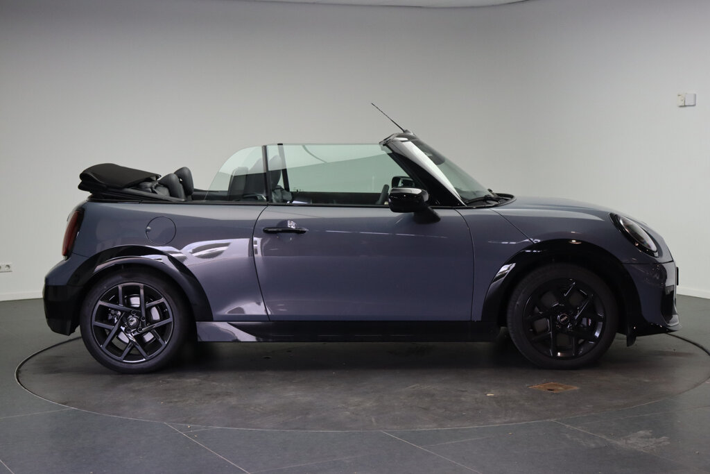 MINI Cooper Cabrio 4