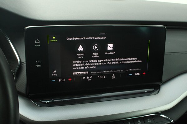Apple Carplay/Android Auto Apple Carplay/Android Auto