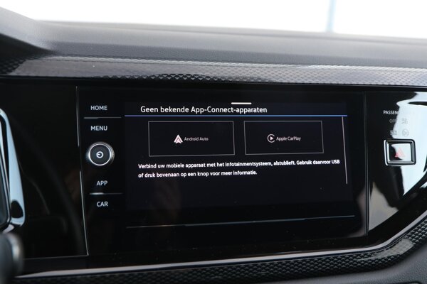 Apple Carplay/Android Auto Apple Carplay/Android Auto