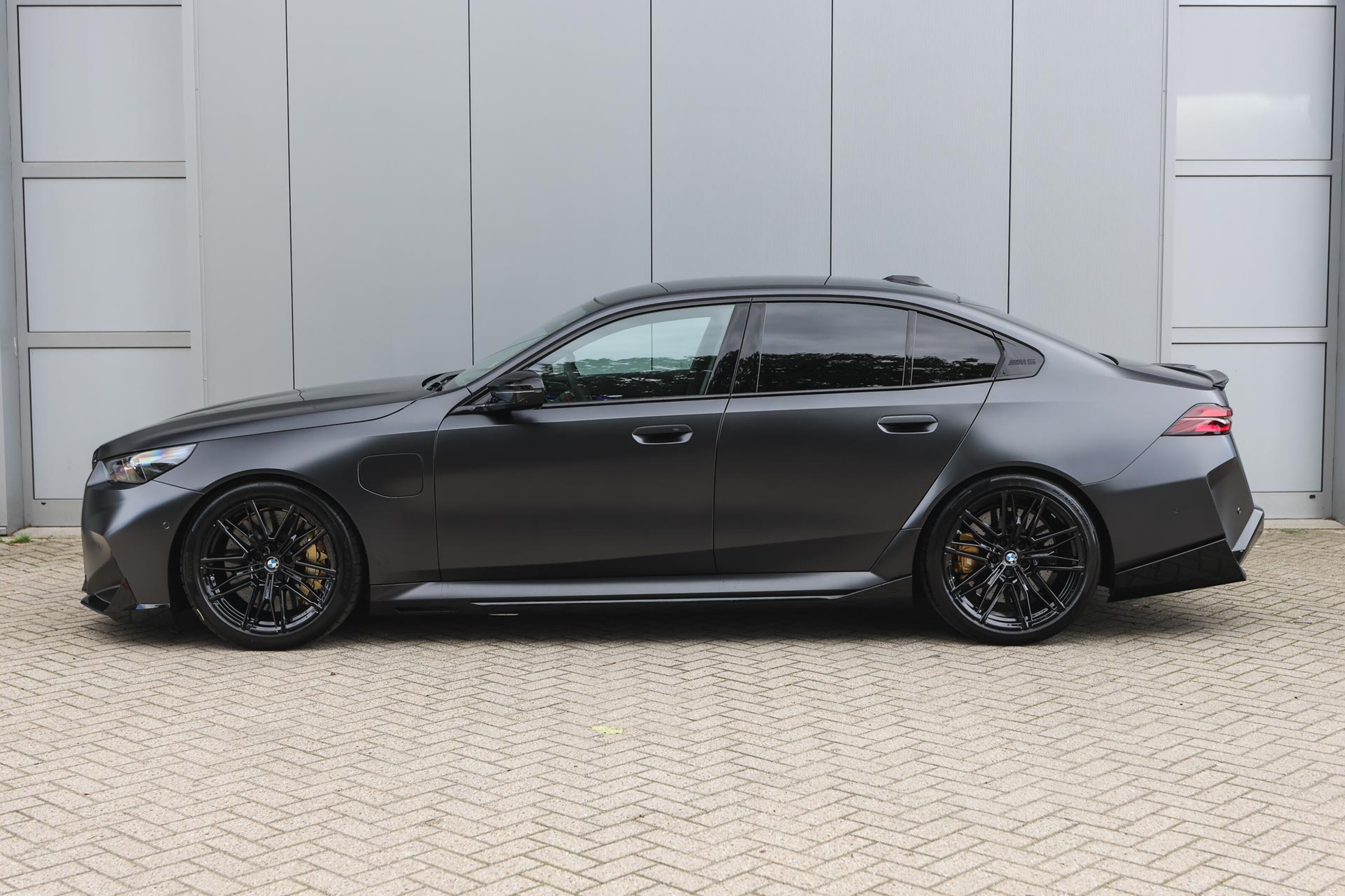 BMW M5 7
