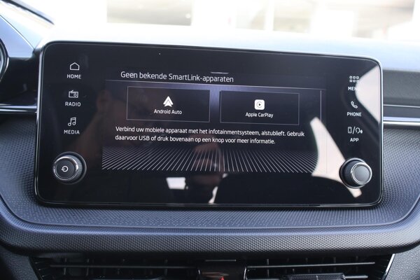 Apple Carplay/Android Auto Apple Carplay/Android Auto
