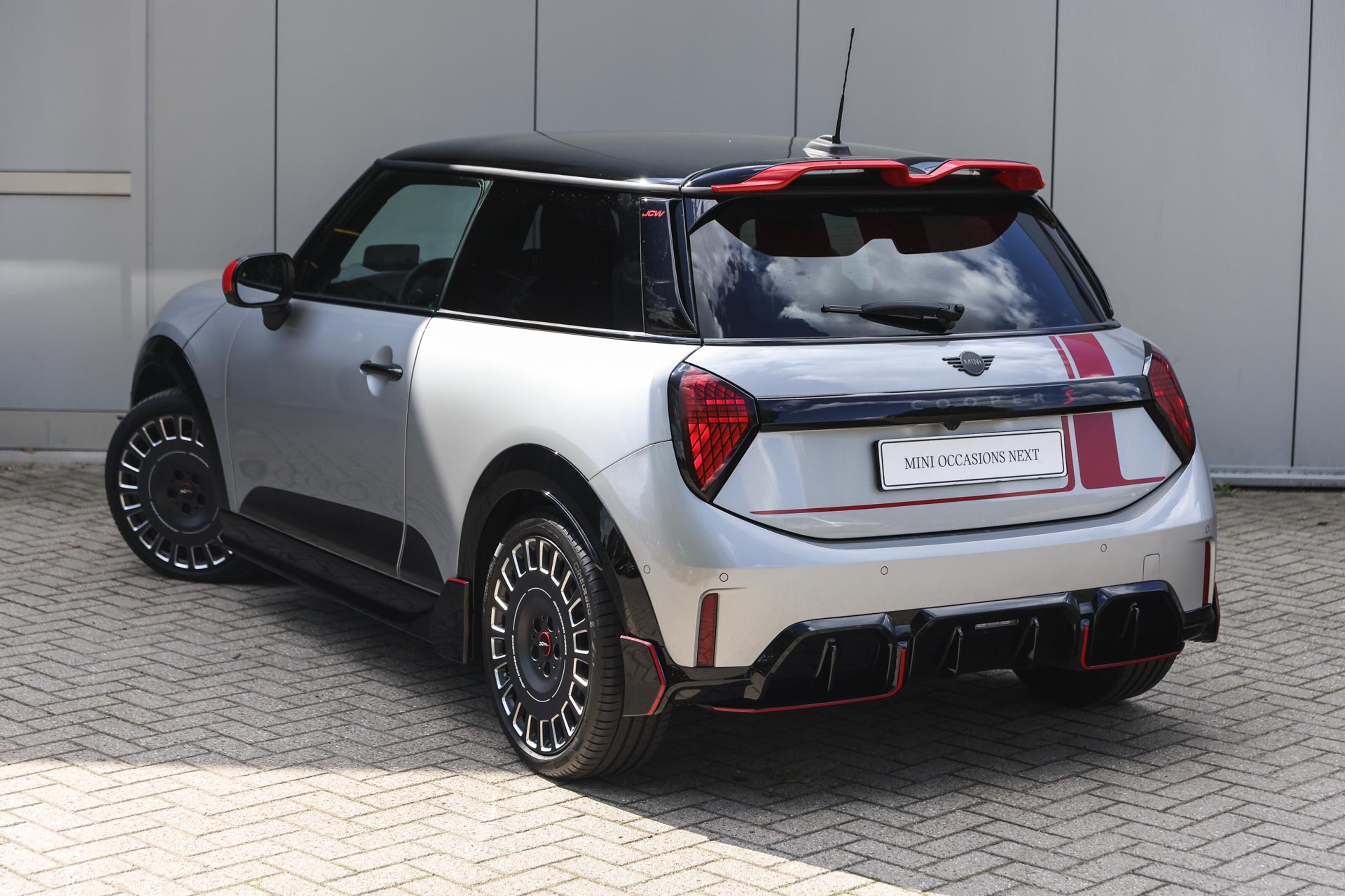 MINI 3-Deurs Hatchback Cooper S Automaat / JCW / Pakket L