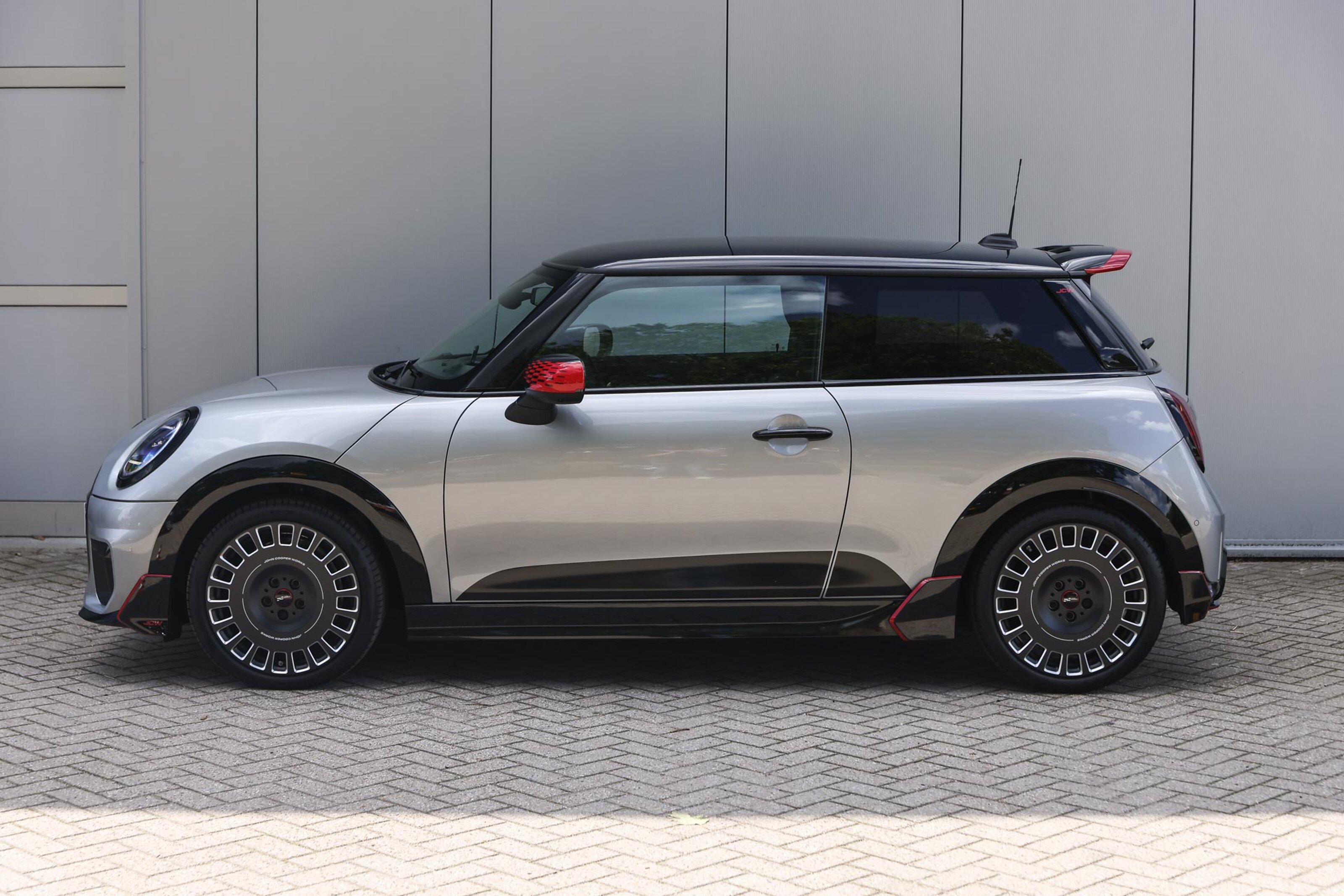 MINI 3-Deurs 7