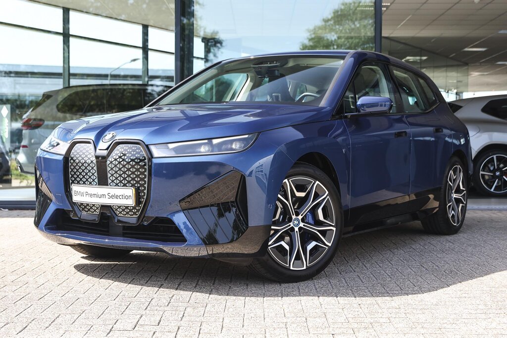 BMW iX 1
