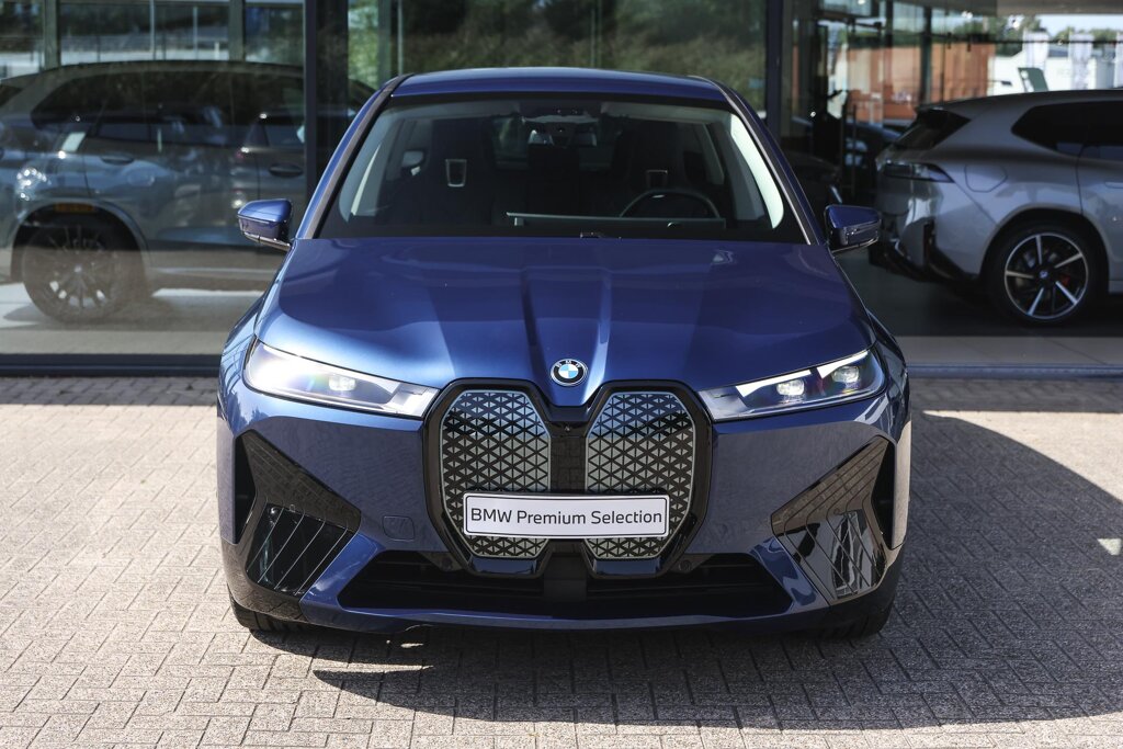 BMW iX 5